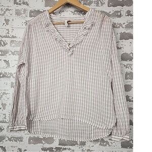 Elegant Striped Blouse in White and Gray